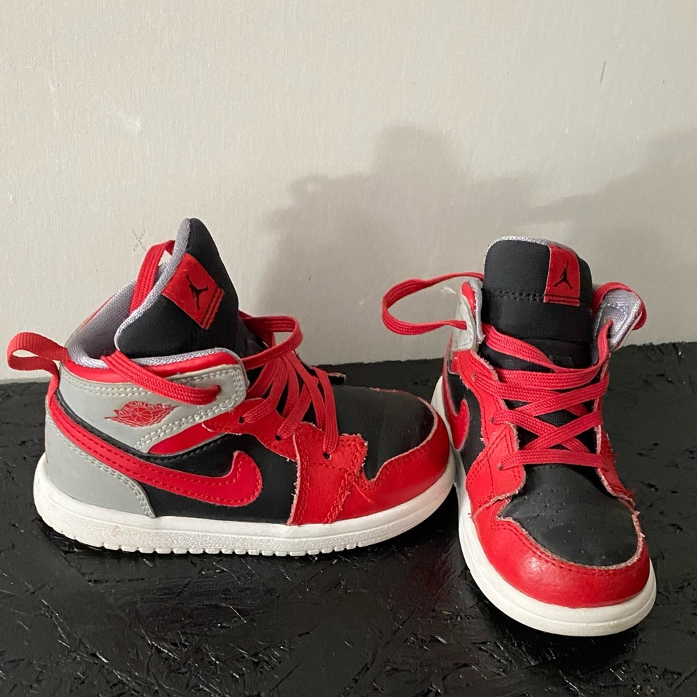 Jordan 1’s toddler size 7c